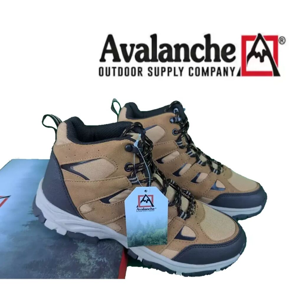 New in Box Avalanche Womens Gear Hiking Ankle Boots Size 7.5